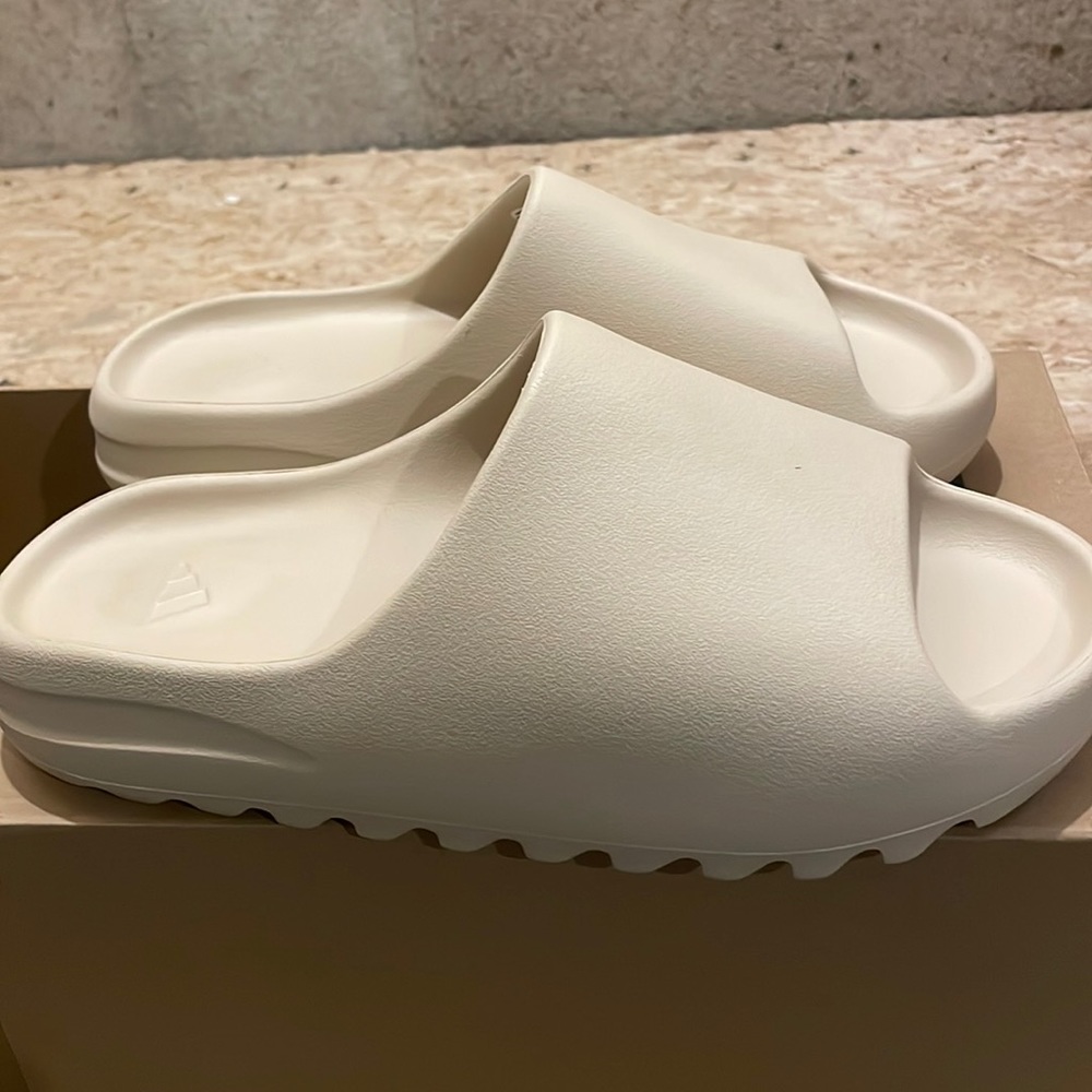 Yeezy Slide Bone Mens 11 New with Box